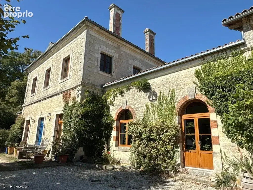 Superbe Ancien Prieuré Bien Rénové Avec Piscine, Mares et Parc Clos - photo 37