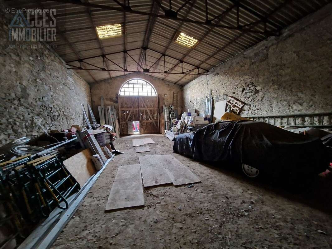 Commerce à TREBES