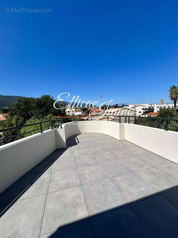 T4 avec vue sur le Canigou et les Albères avec terrasse  et parking couvert! - photo 2