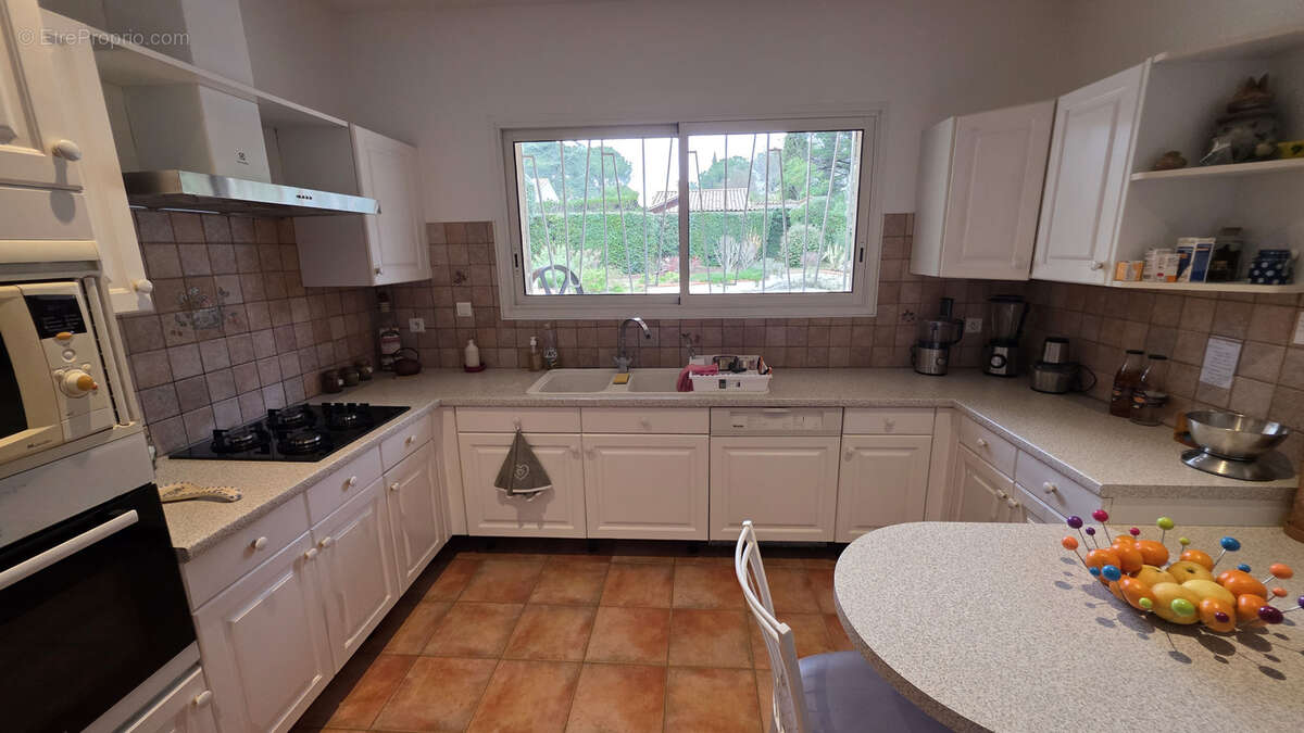 A VENDRE BEZIERS-Montimas Villa T3 140 m2 sur terrain de 2200 m2 - photo 3