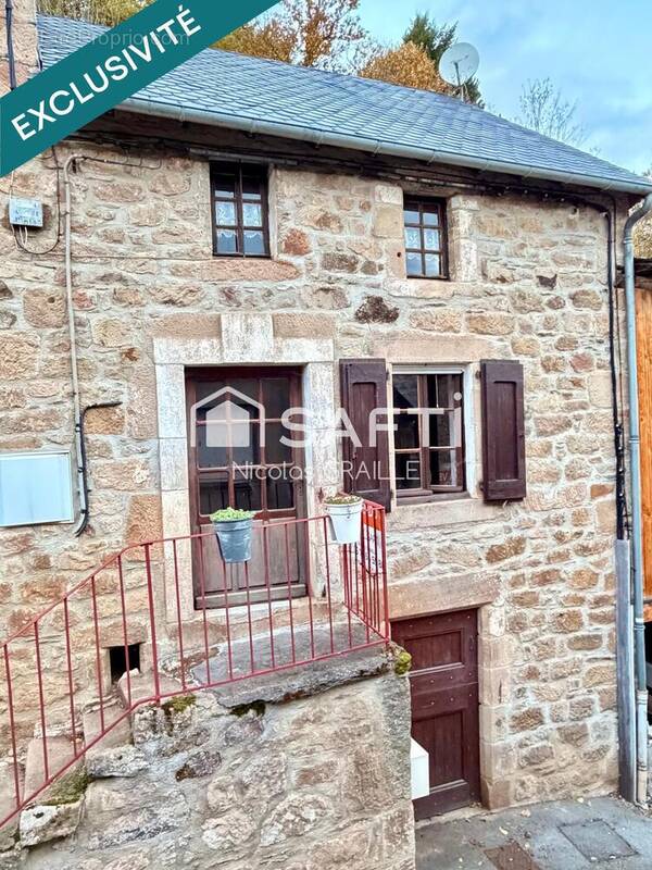 Photo 1 - Maison à SAINT-BEAUZELY