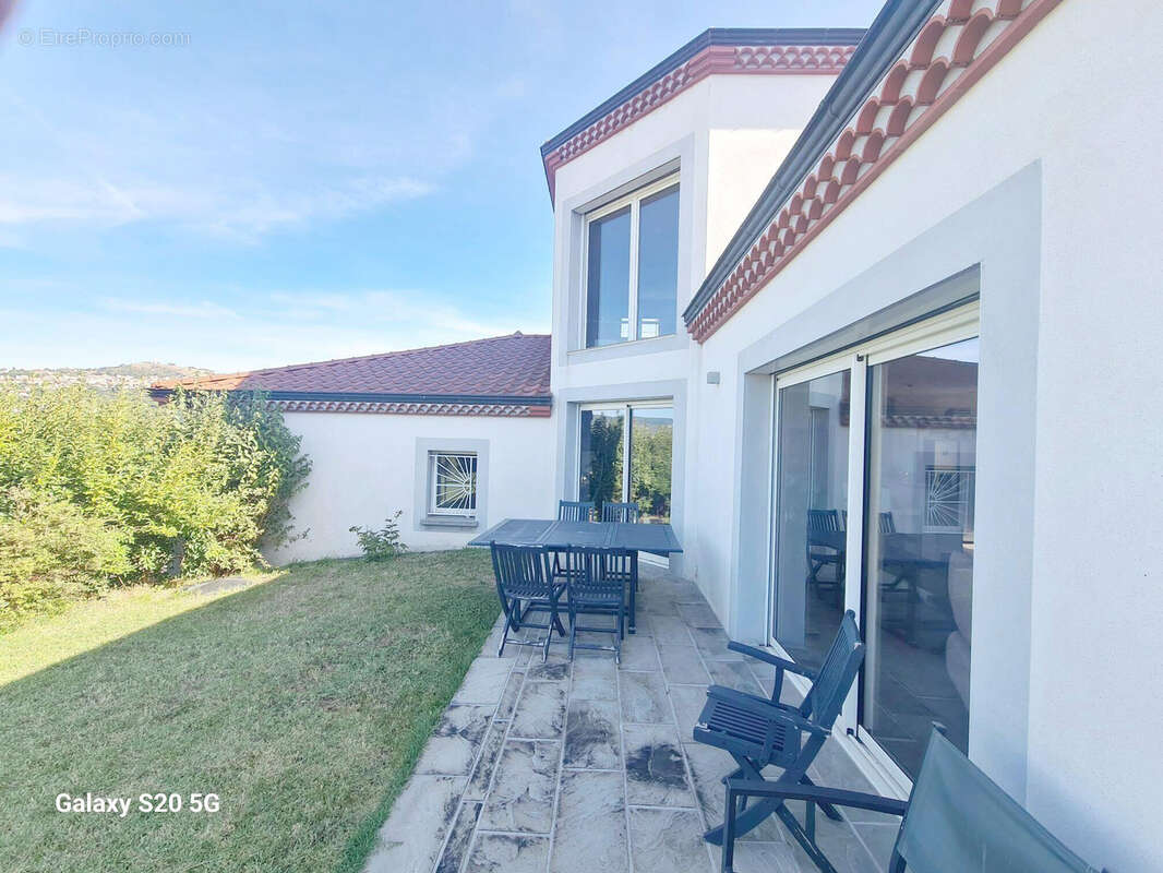 Maison à VEYRE-MONTON