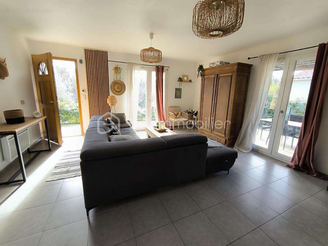 Maison à RIBAUTE-LES-TAVERNES