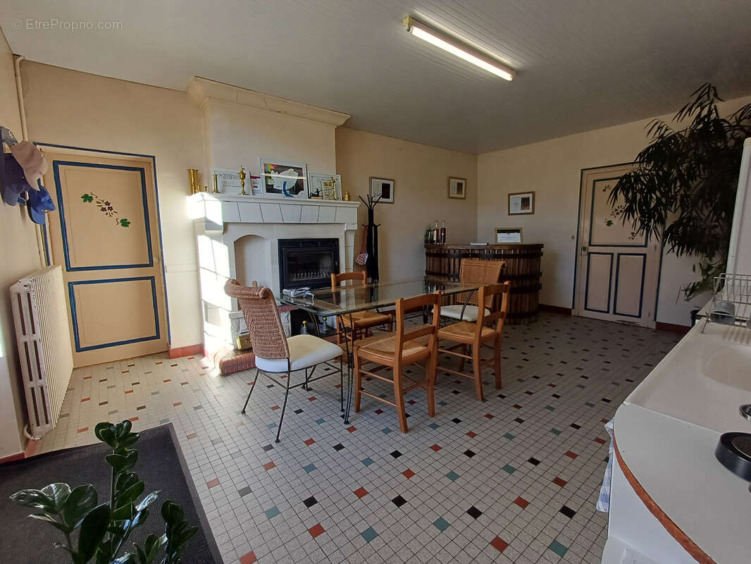 Maison à BAIGNES-SAINTE-RADEGONDE