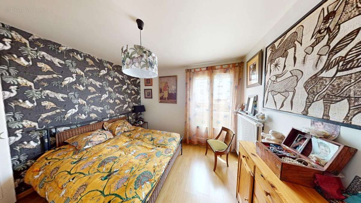 Appartement à SAINT-JEAN-DE-LA-RUELLE