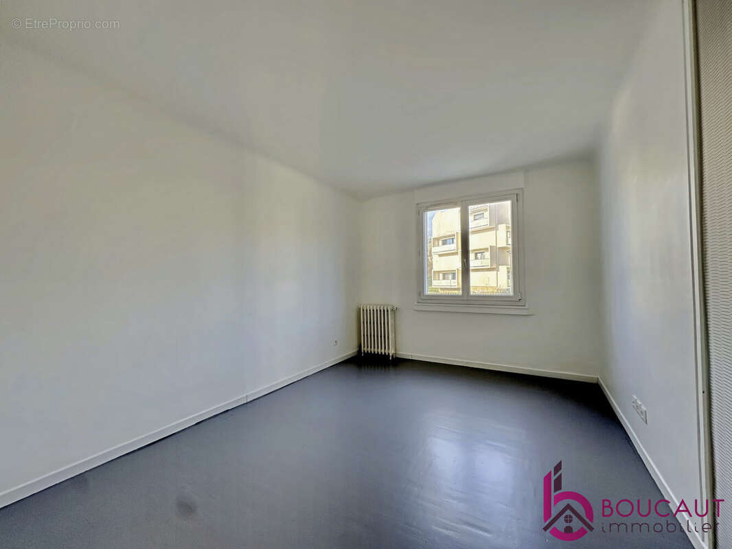 Appartement à LE PLESSIS-ROBINSON