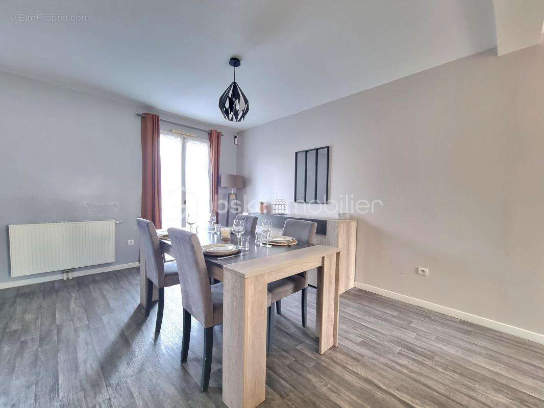 Maison à CHATENAY-SUR-SEINE