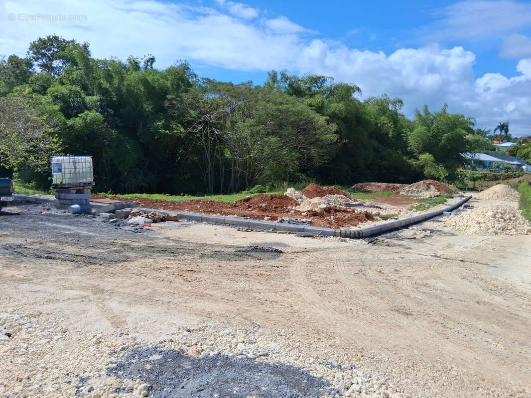 Terrain à BAIE-MAHAULT