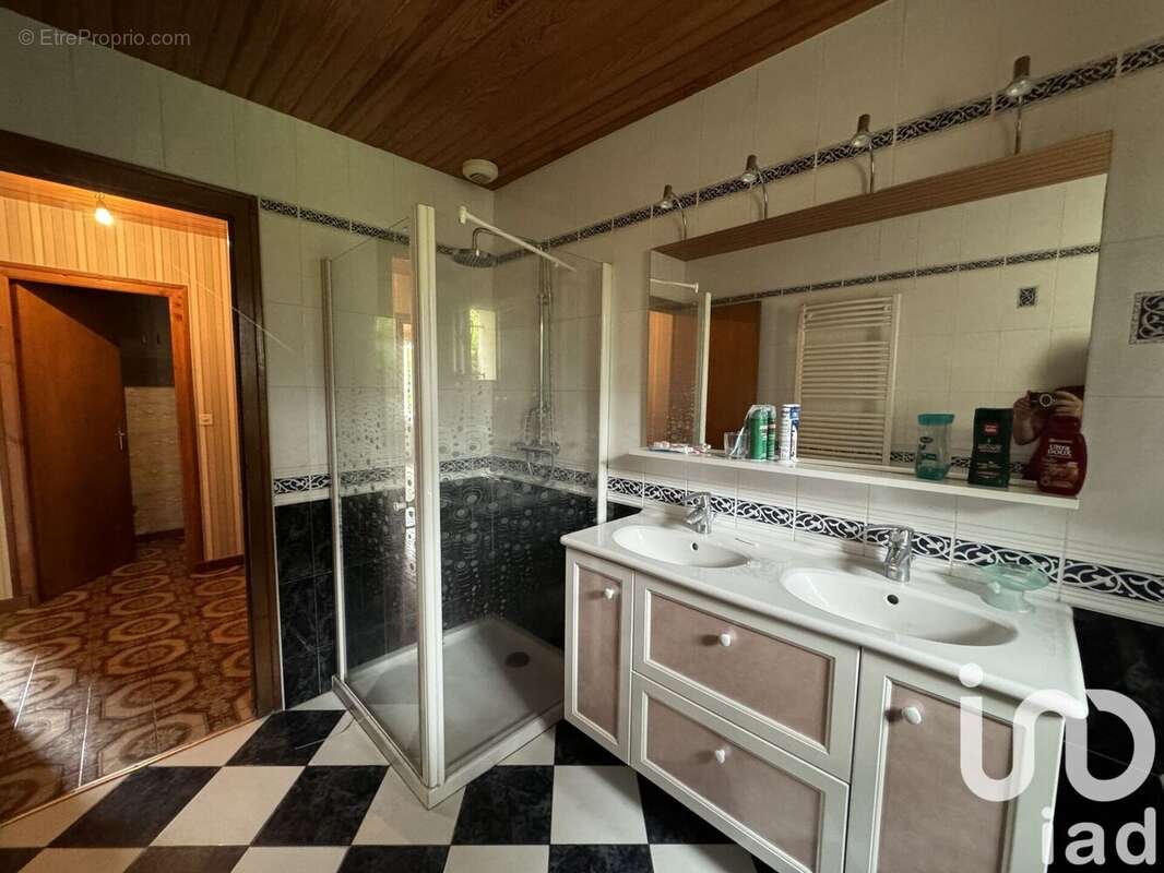 Photo 2 - Maison à MONTBOYER