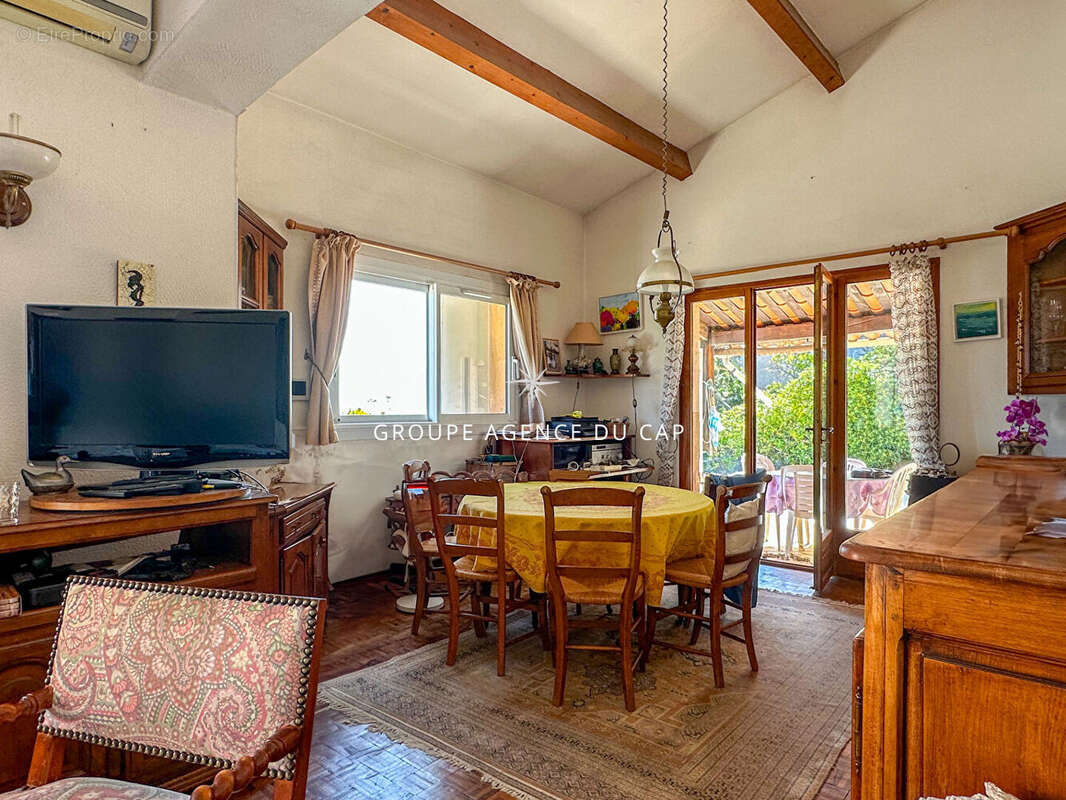 Maison à LES ISSAMBRES