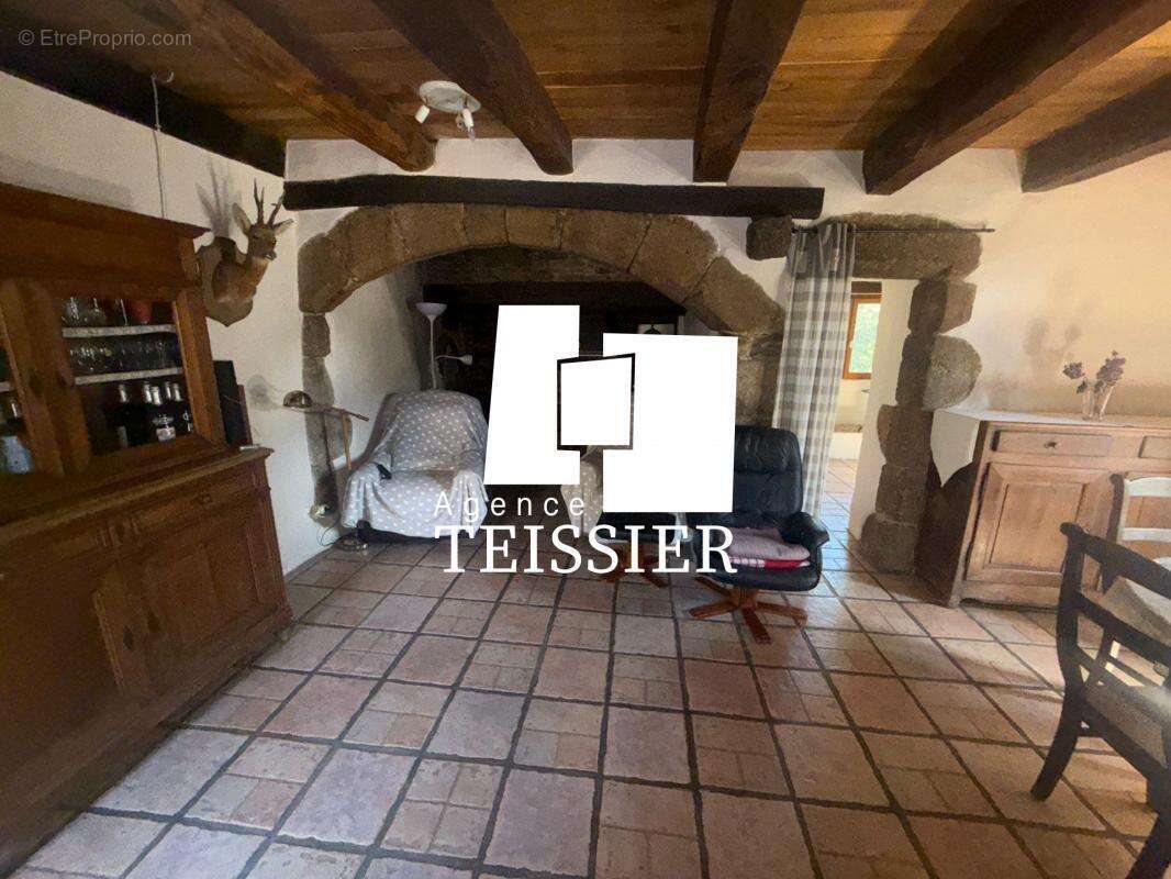 Maison à PONTEILS-ET-BRESIS