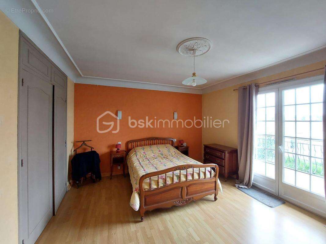 Maison à SERRES-CASTET