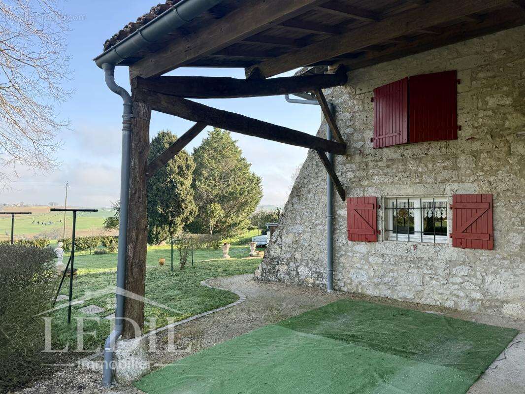 Maison à MAUVEZIN
