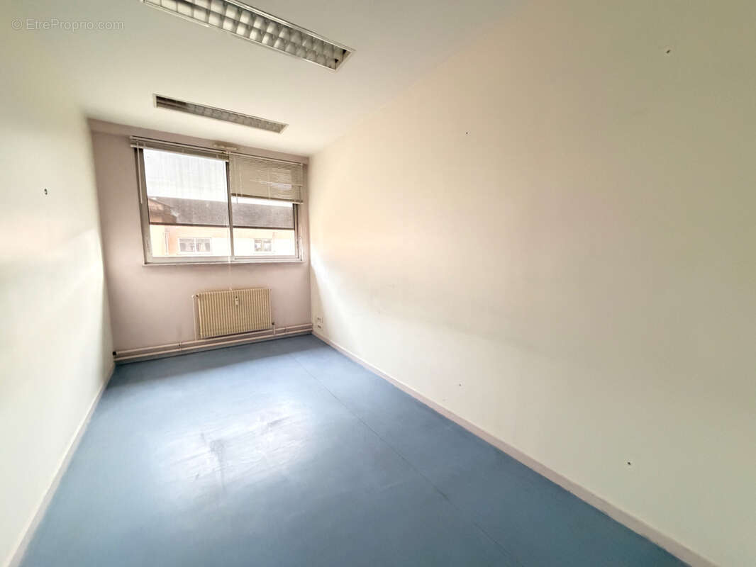 Commerce 153 m² à Besancon  - photo 5