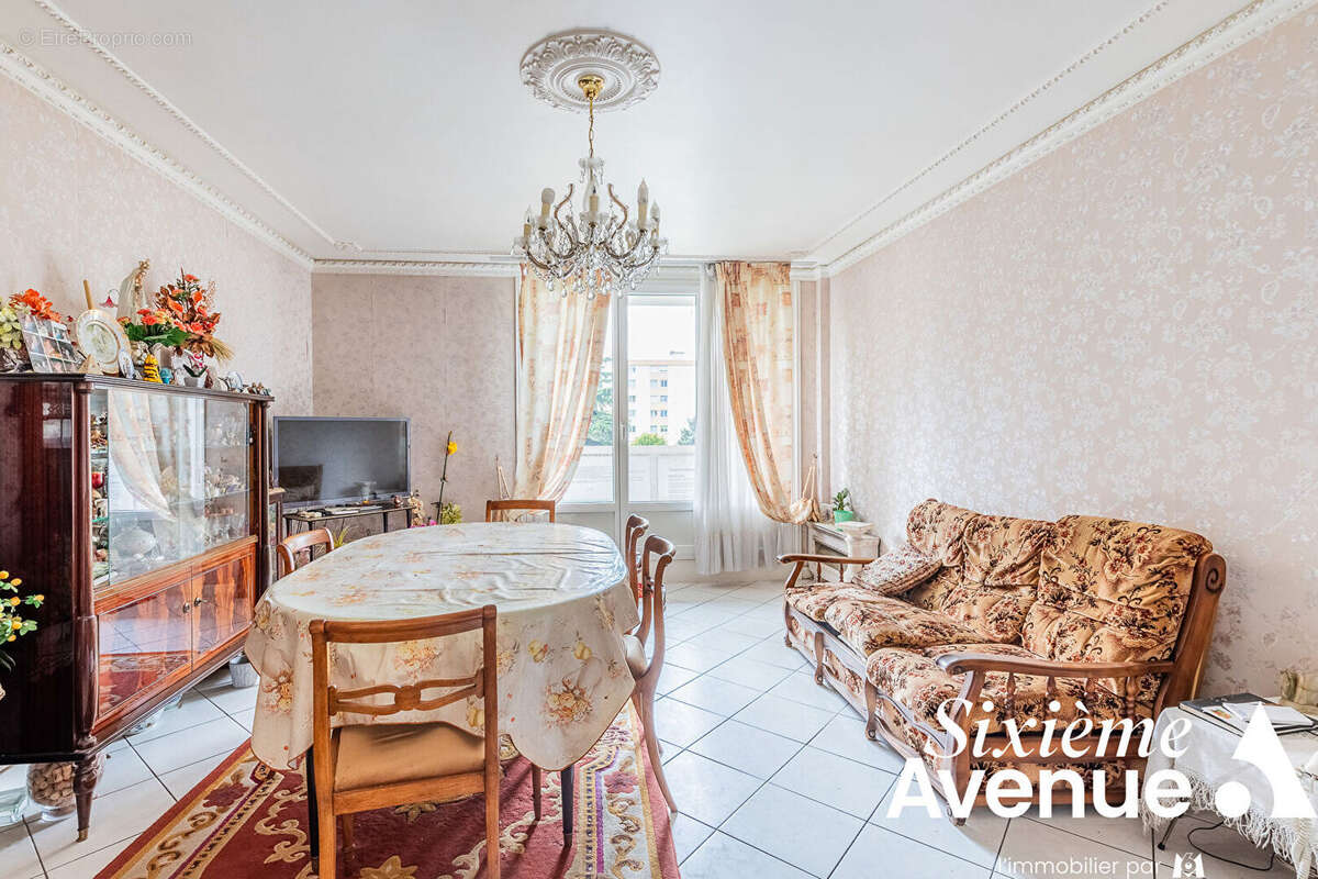 Appartement à CHILLY-MAZARIN