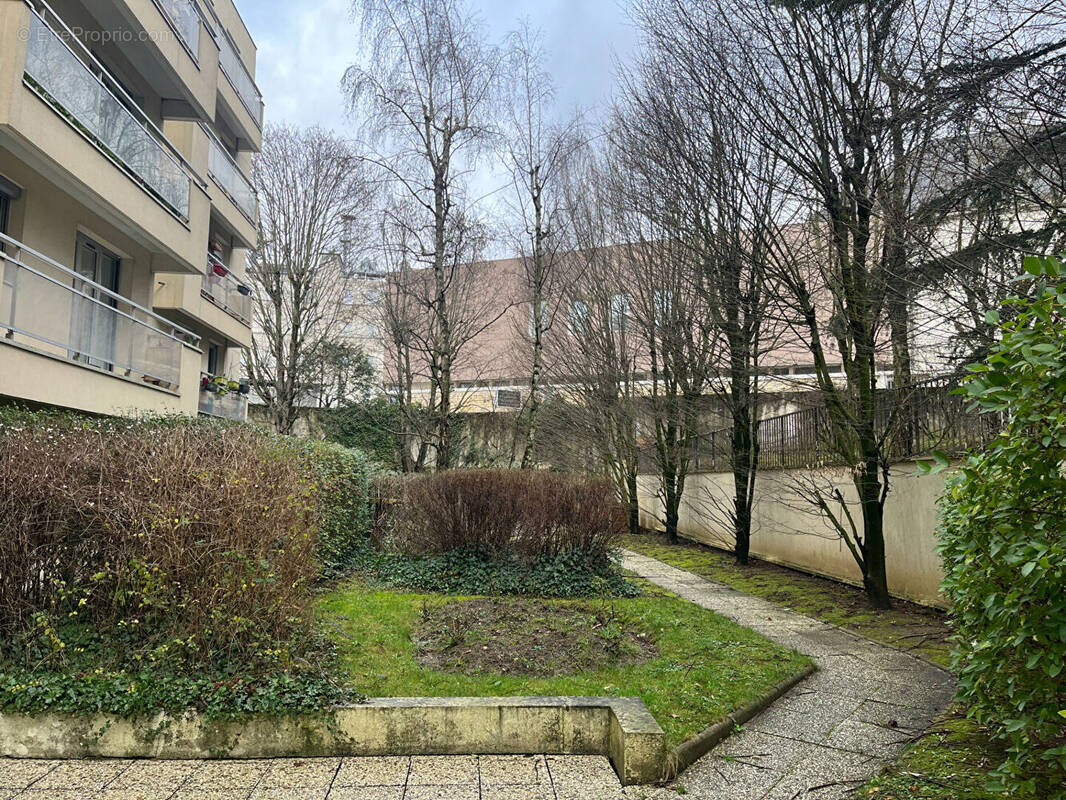 Appartement à PARIS-20E