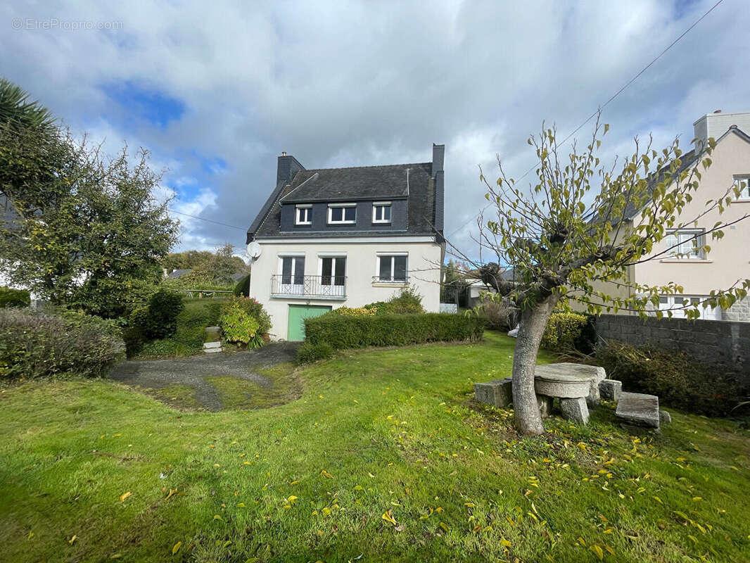 Maison à PLOUGONVEN