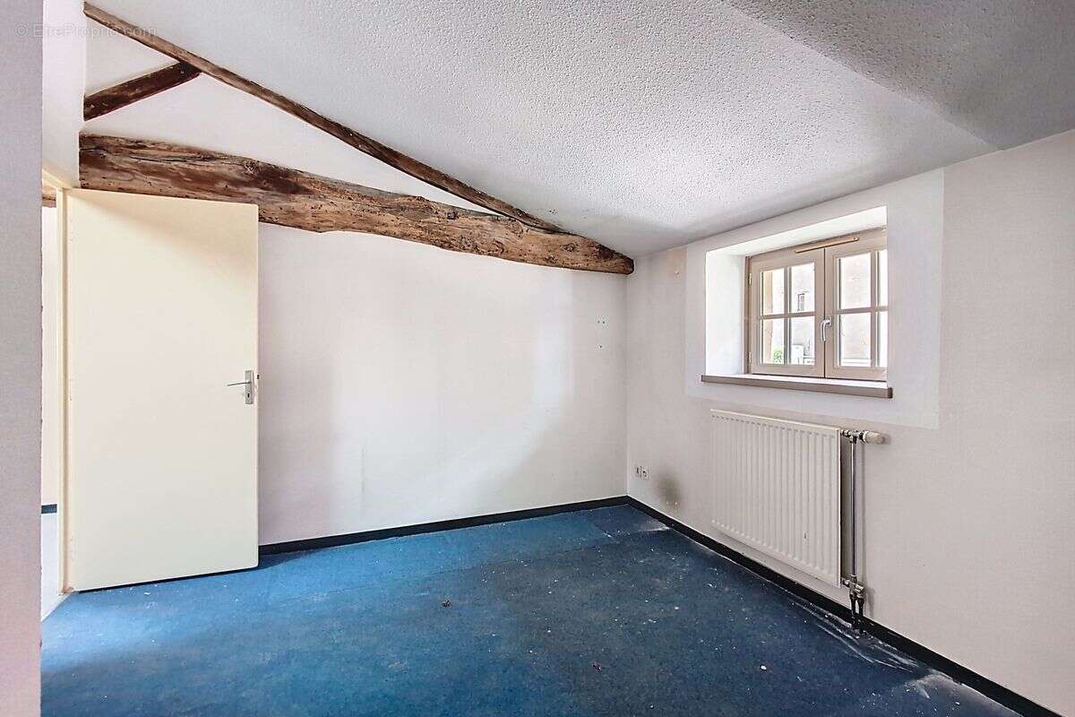 Appartement à L'ARBRESLE