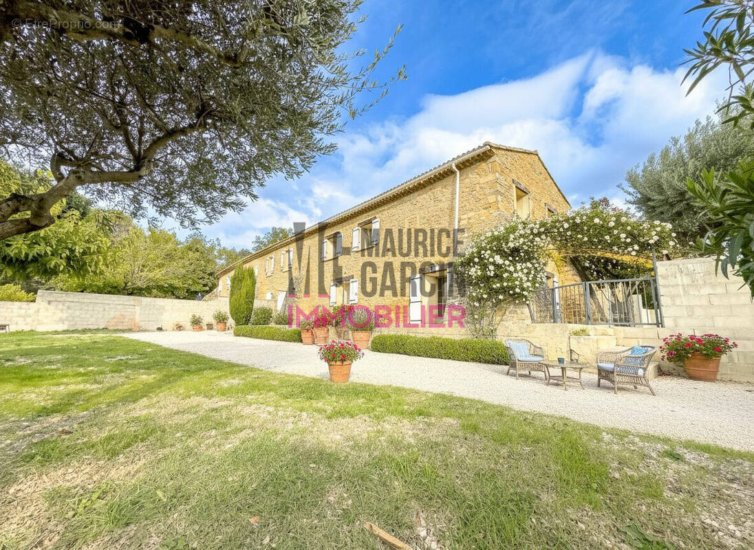 Maison à LAUDUN-L&#039;ARDOISE