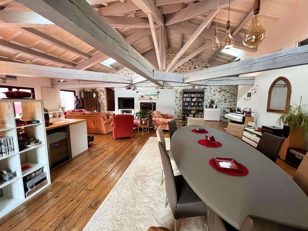 Maison à TOUROUZELLE