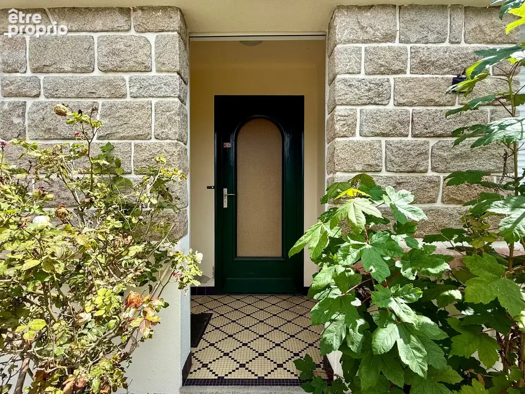 À vendre, Maison 5 chambres + hangar sur 1893 m² de terrain divisible,  à 1 km des plages de Bénodet - photo 2