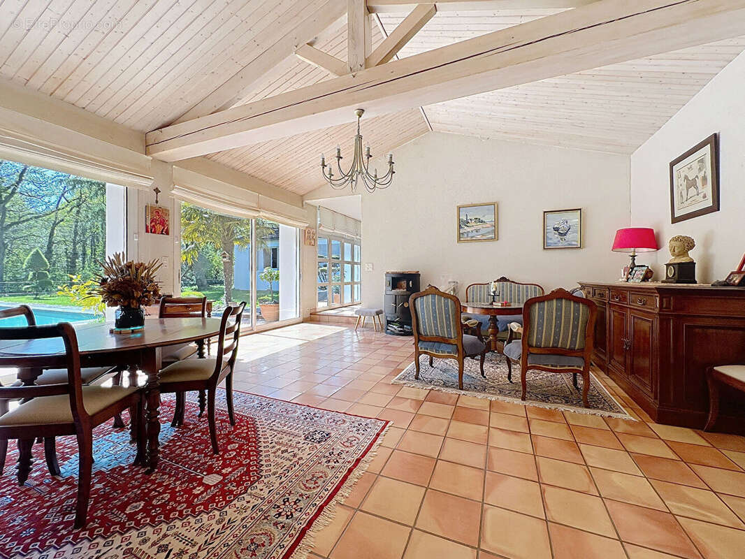 Maison à VENANSAULT