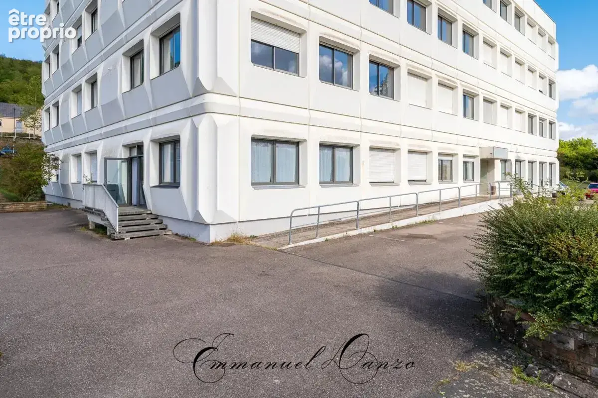 CHAMPIGNEULLES – Appartement 3 pièces rénové de 77 m² – Entrée indépendante – 2 stationnements privatifs - photo 17