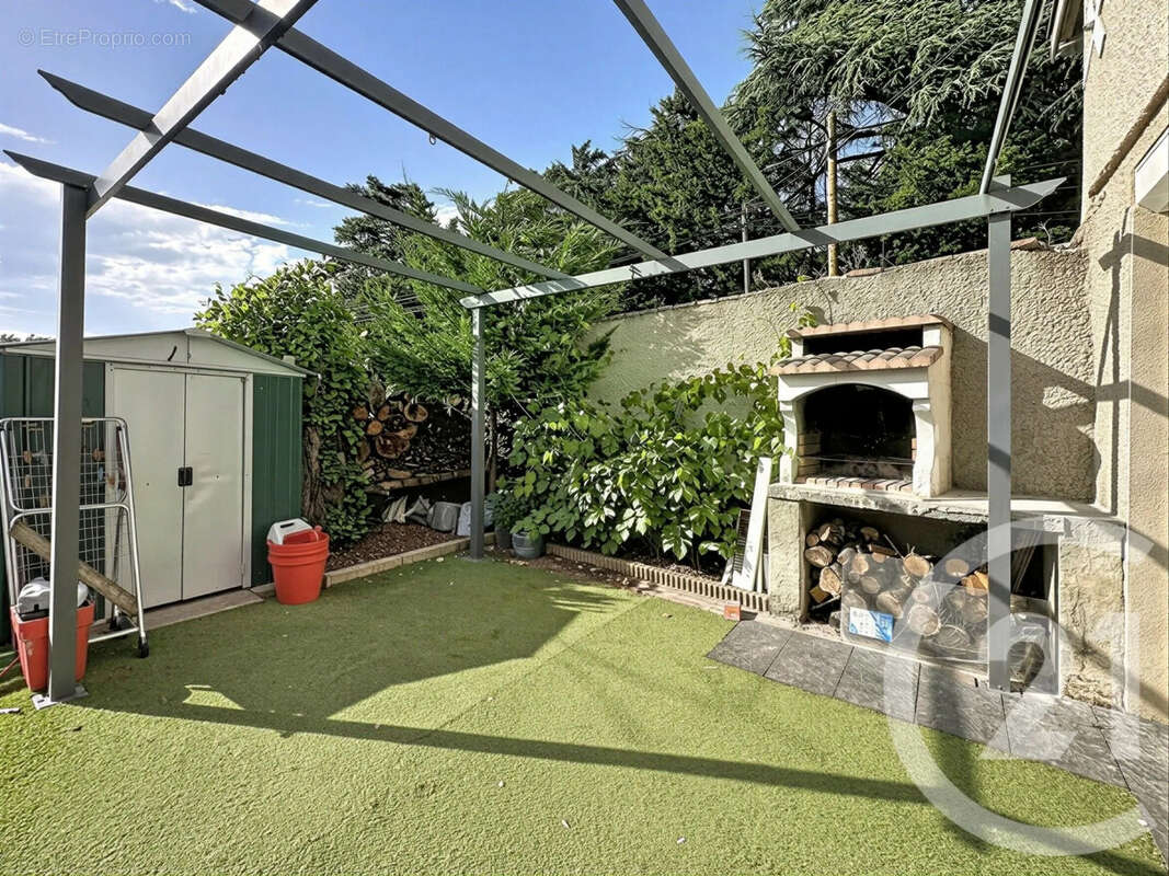 Appartement à BOUGE-CHAMBALUD