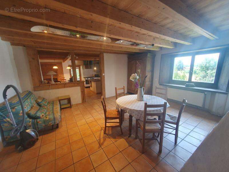 Maison à ARACHES-LA-FRASSE