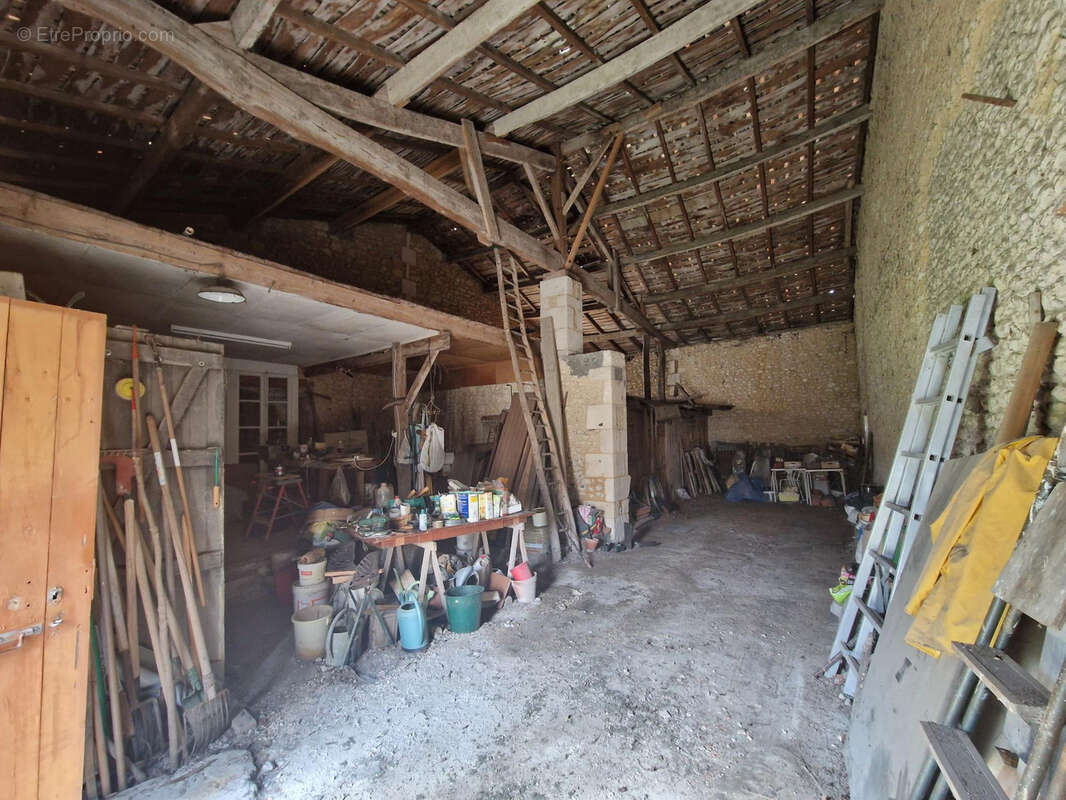 Maison à SAINT-MARTIAL-DE-MIRAMBEAU