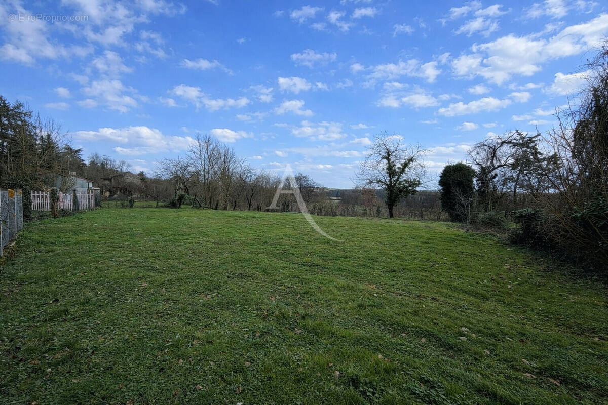 Terrain à AYRON