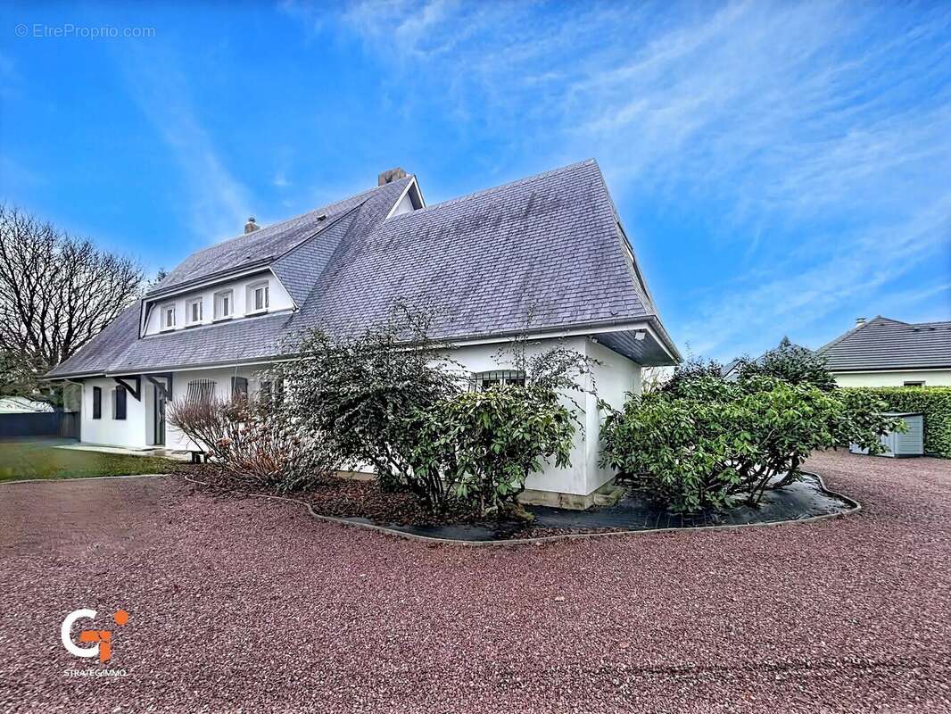 Maison à SAINT-PIERRE-DES-FLEURS