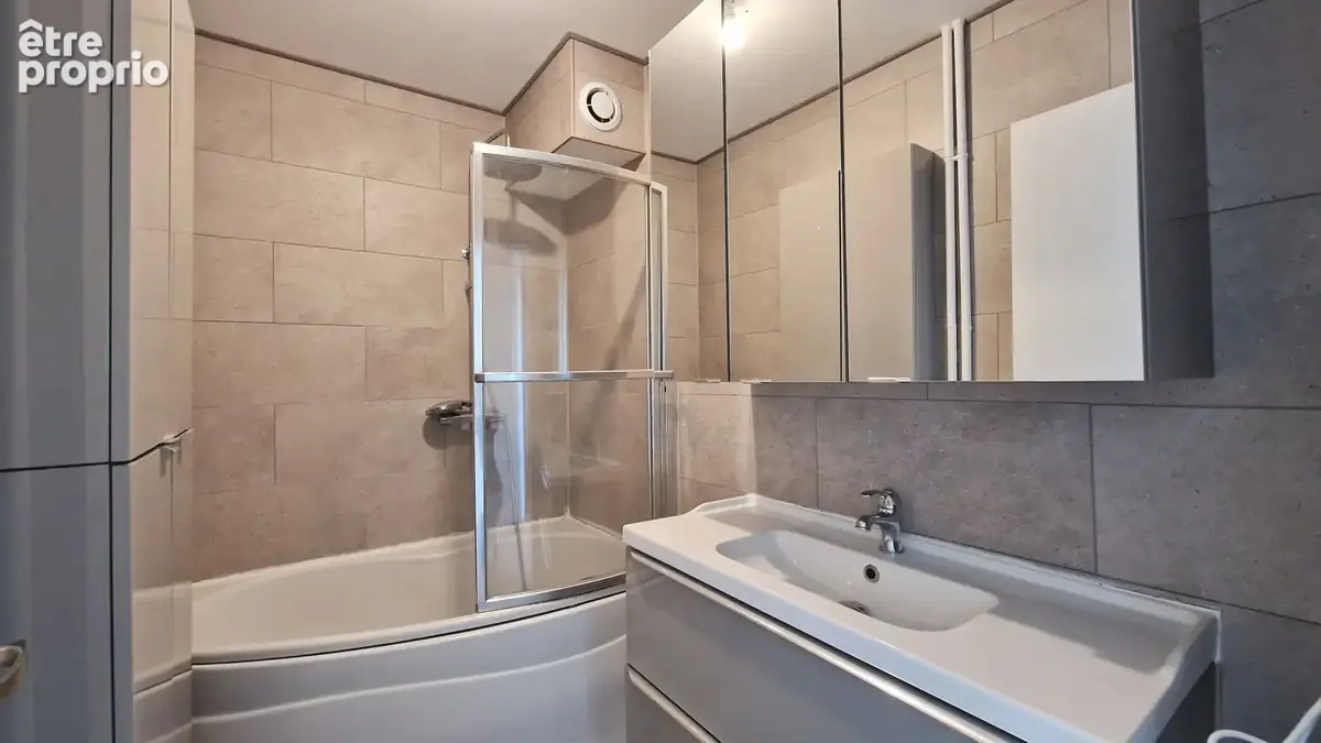 Appartement - 93 m2 - 5 pièces - photo 5