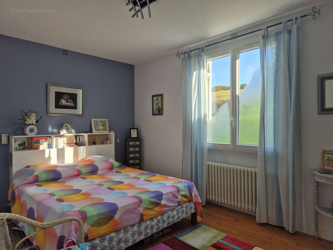 Dordogne, Périgueux, Montagrier, Maison de plain pied 205 m2, 4 chambres, terrain arboré clos, piscine sel - photo 9
