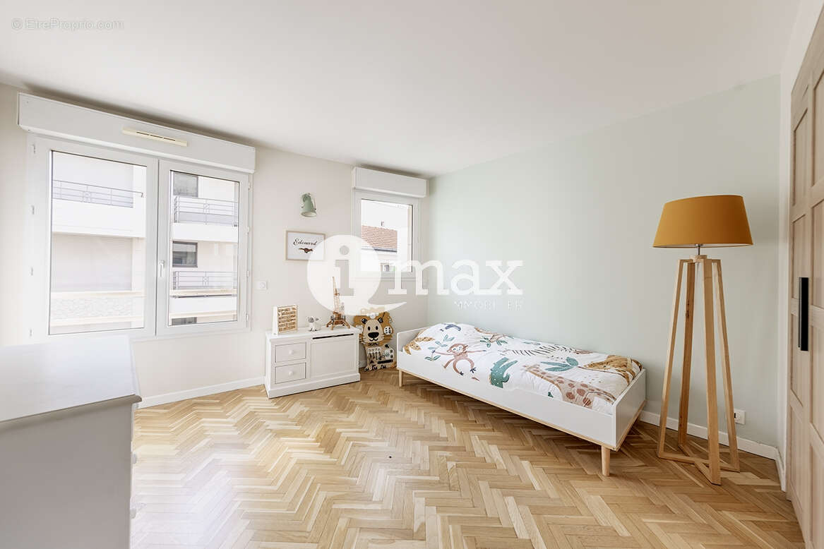 Appartement à LEVALLOIS-PERRET