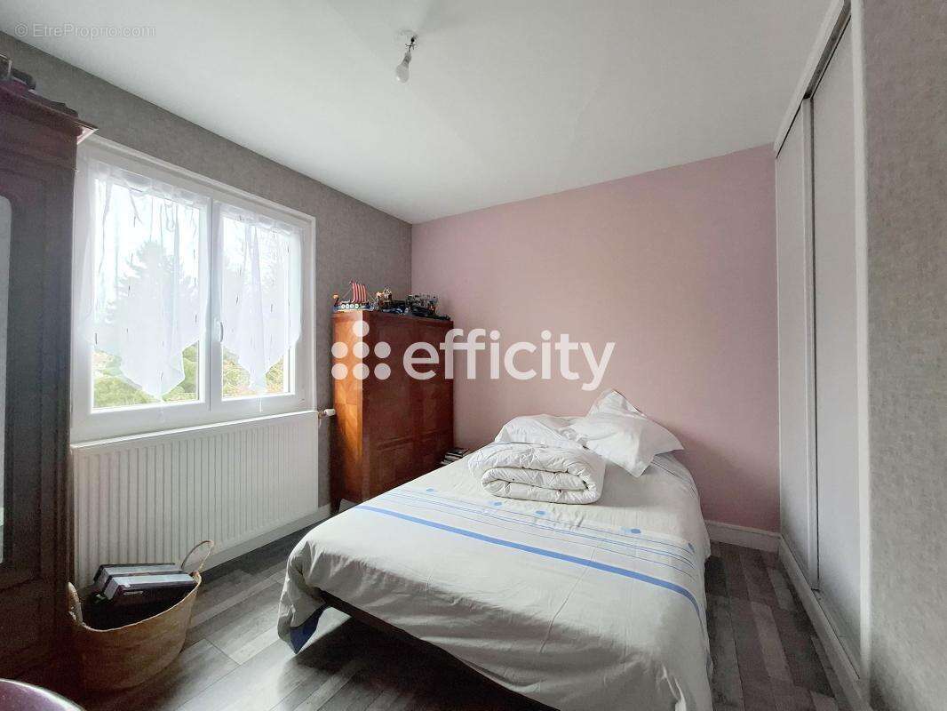 Maison à LONGNY-AU-PERCHE