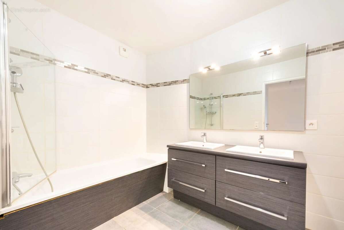 Appartement à LE PLESSIS-ROBINSON