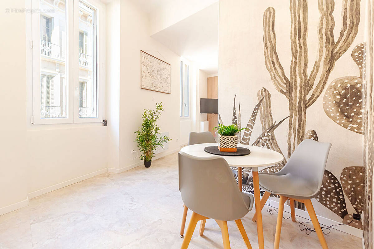 Appartement à MARSEILLE-1E