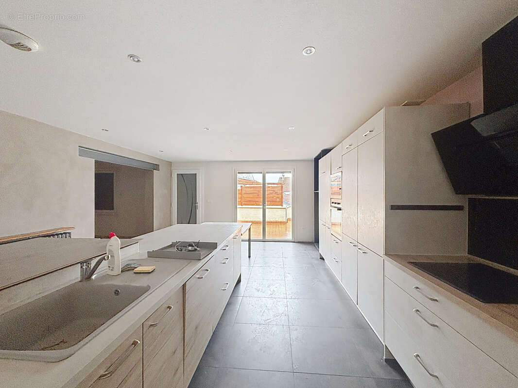 Appartement à TASSENIERES