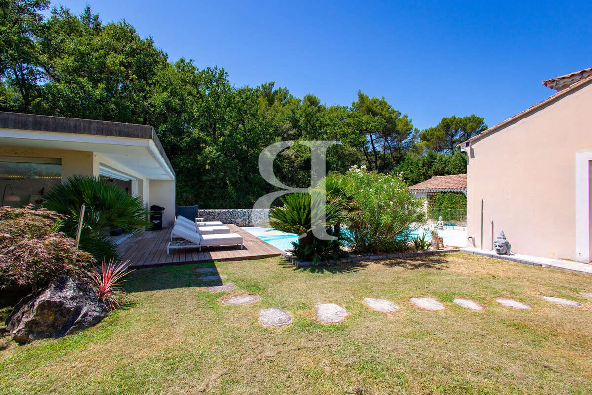Maison 224 m² à Loriol-Du-Comtat  - photo 7