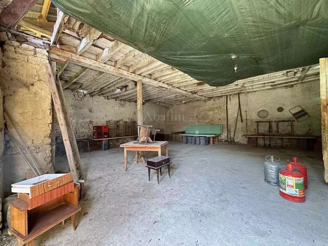 Maison à MONLEON-MAGNOAC