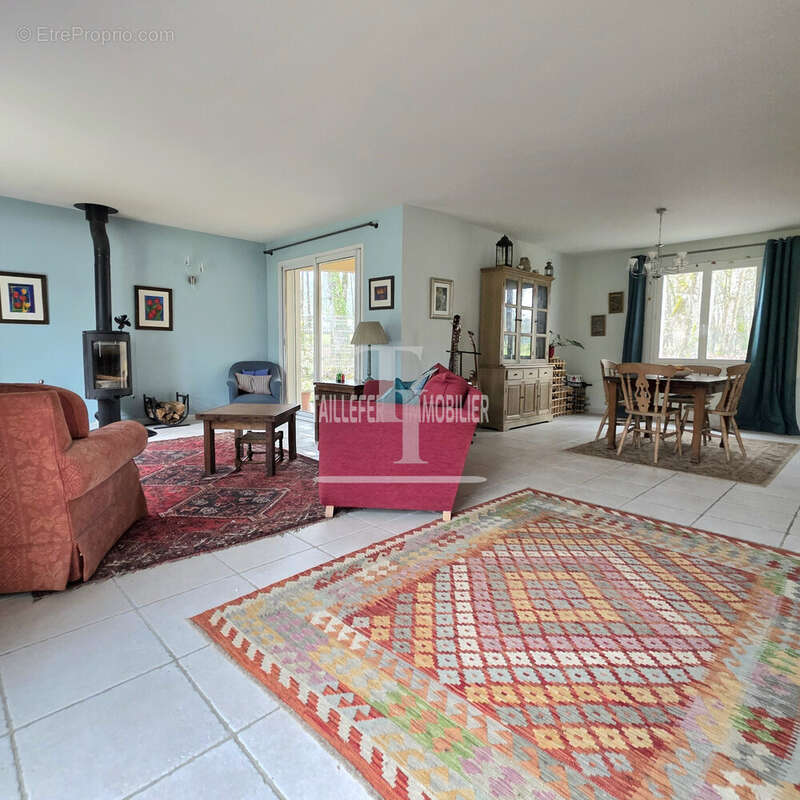 Maison à SAINT-ASTIER