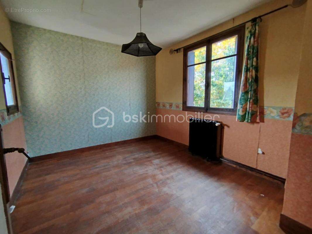 Maison à COMBS-LA-VILLE