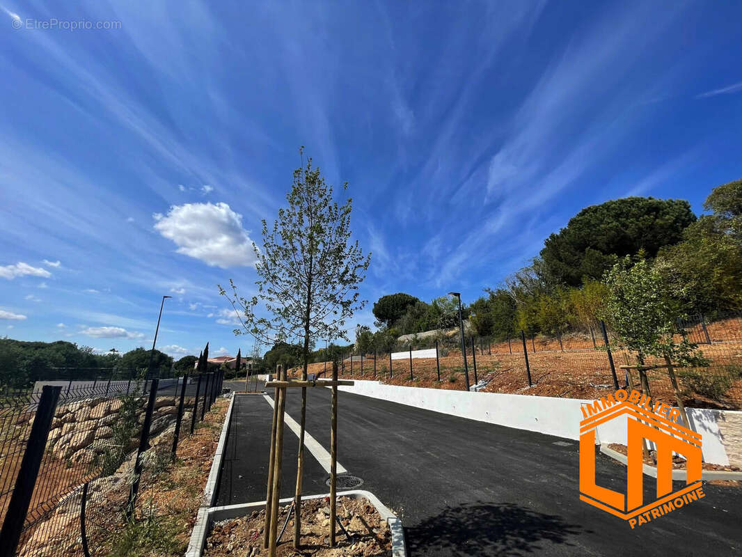 Entrée lotissement - Terrain à BESSAN