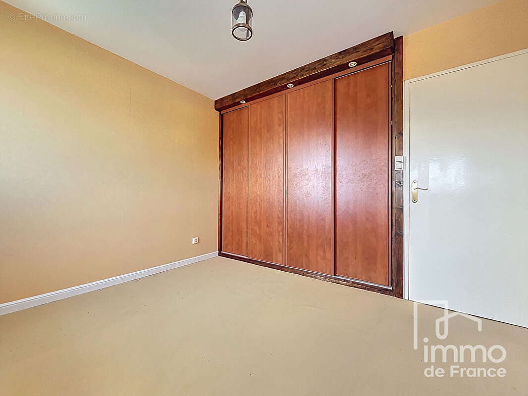 Appartement à SAINT-GENIS-POUILLY