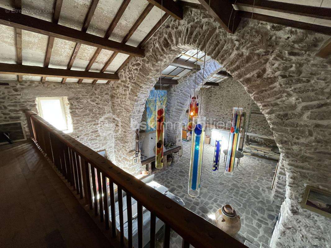 Maison à MURAT-SUR-VEBRE