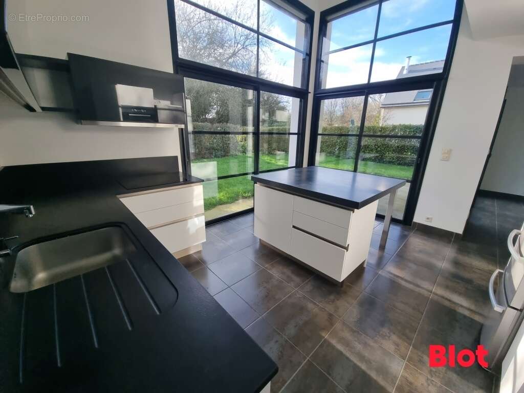 Maison à NOYAL-SUR-VILAINE