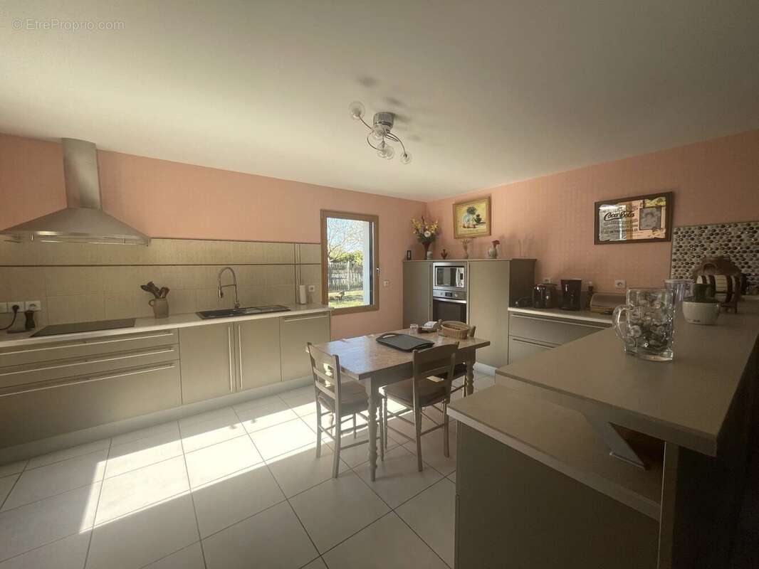 Maison à MONTREUIL-BELLAY