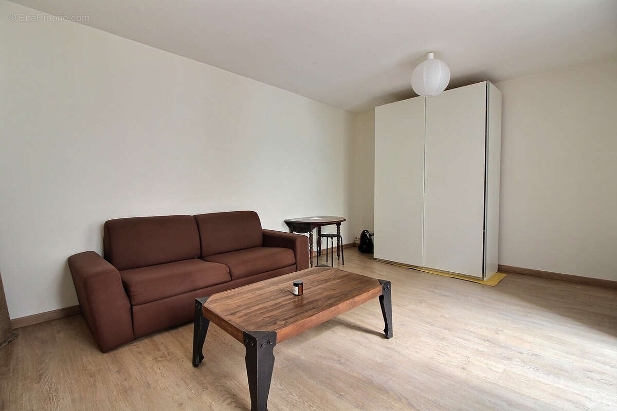 Appartement à PARIS-14E