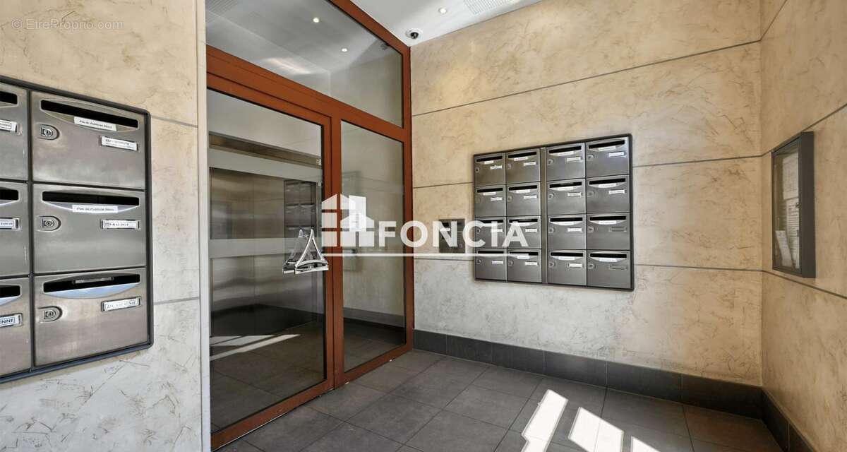 Bel appartement_59m2_rue bleriot à buc_2011 - photo 3